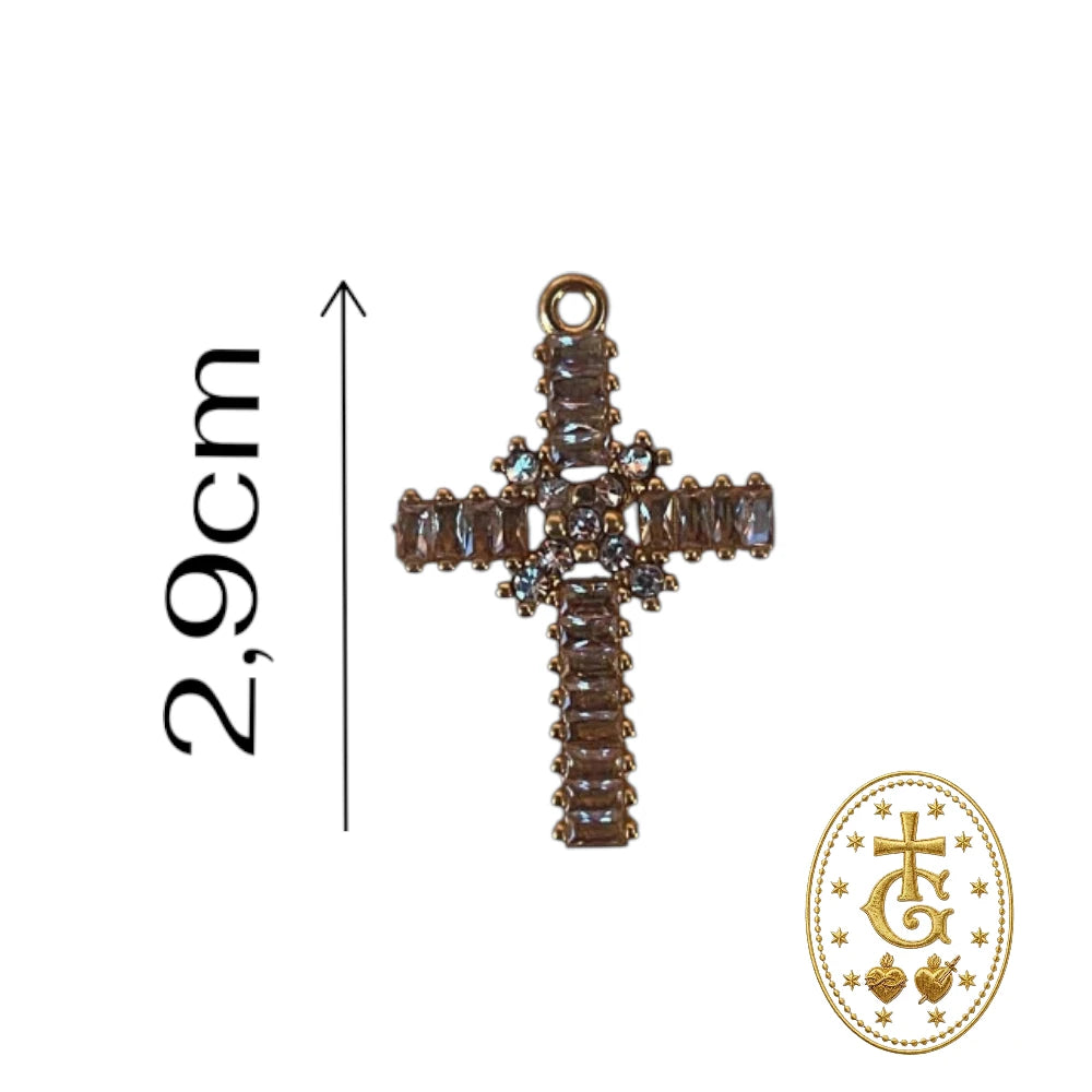 Collier Croix Strass Baguette Dorée — Éclat Radiant 2,9 cm