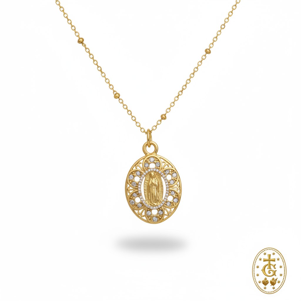 Collier médaille Madone dentelle dorée strass ovale bijou religieux corse Gloriosa Santa