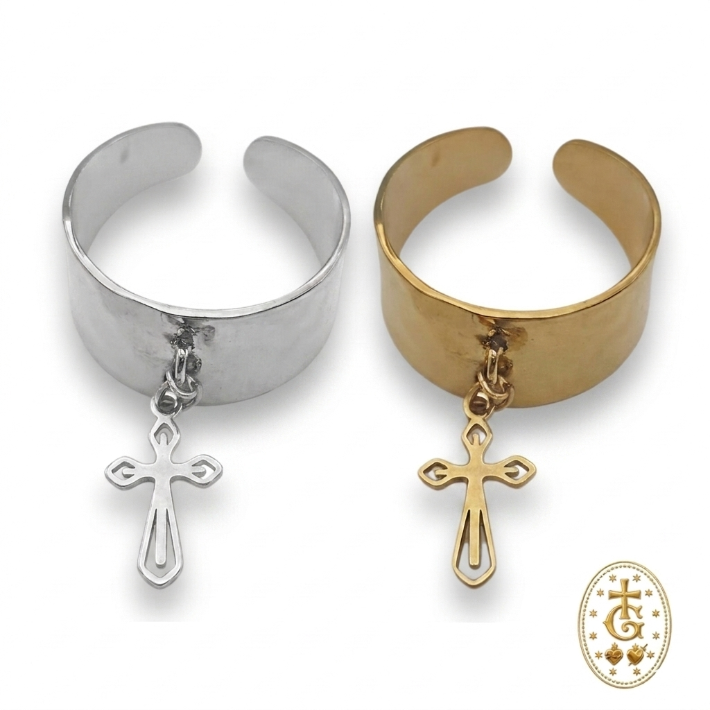 Bague Réglable Breloque Croix — Acier Martelé Corse