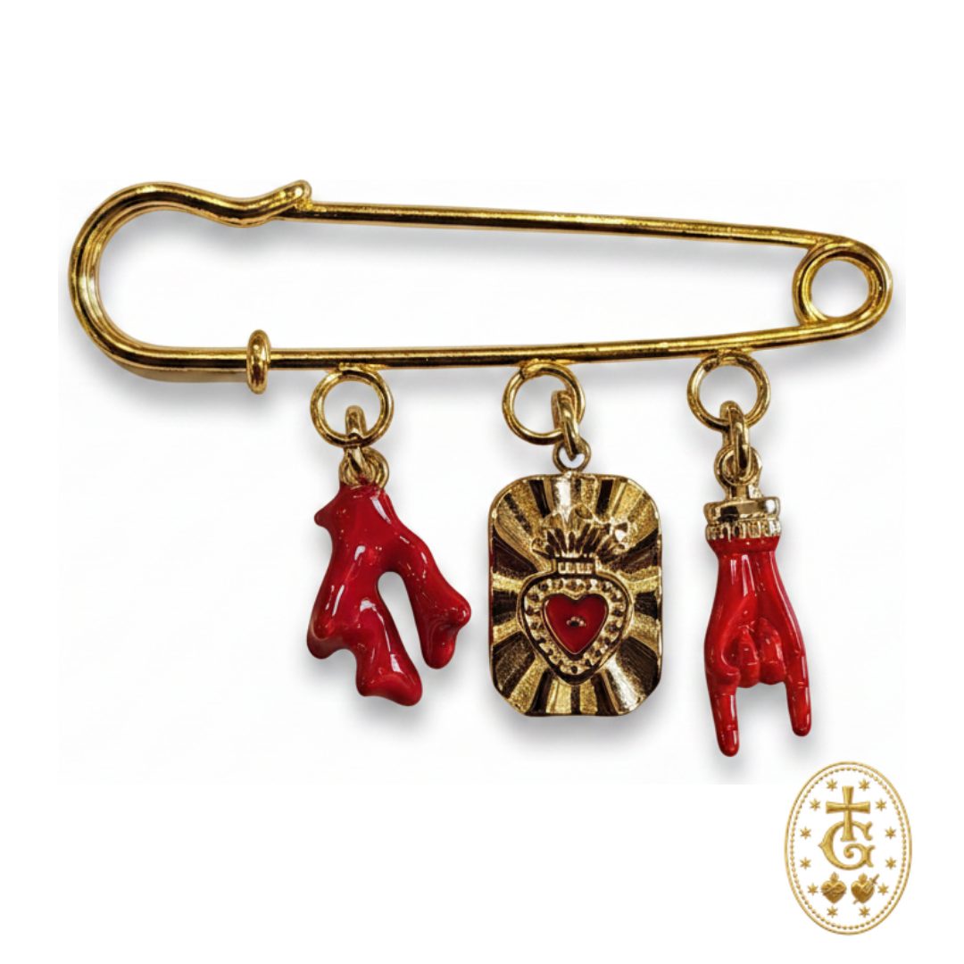 Broche charms rouge dorée cœur sacré corail méditerranéen main protection bijou corse Bastia Gloriosa