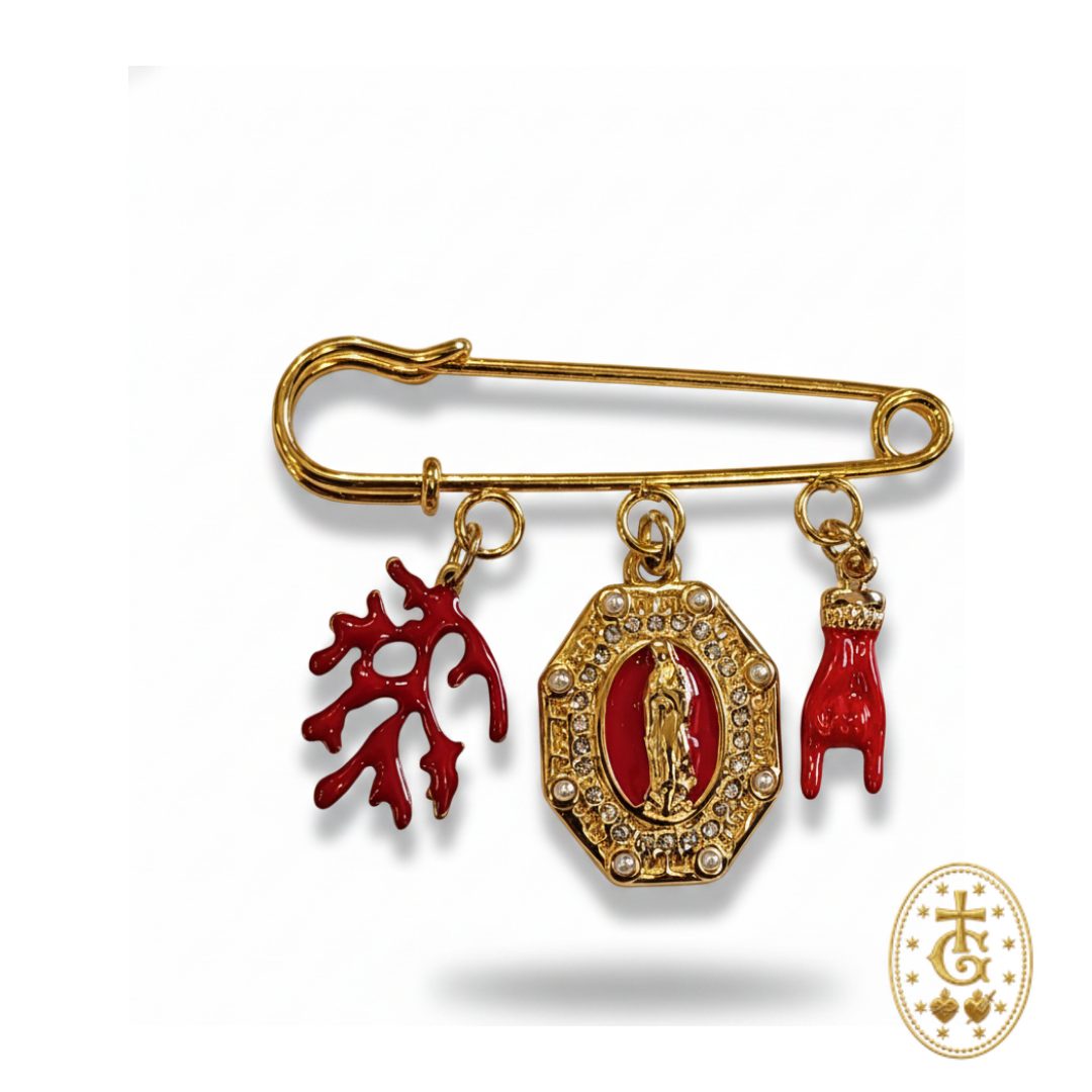 Broche charms rouge dorée Vierge sacrée corail méditerranéen main protection bijou religieux corse Bastia Gloriosa