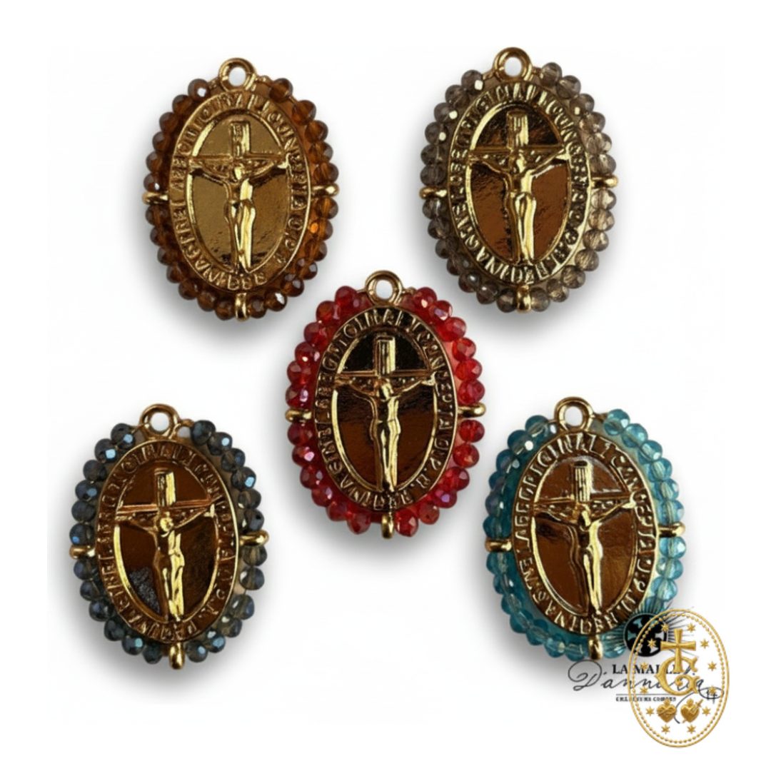 Collier Médaille Crucifix Émail & Perles — Acier Doré Vintage
